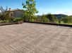 Après avoir subi le soleil de l’été dernier et les intempéries hivernales, votre terrasse nécessite d’être nettoyée, l’occasion de lui redonner de l’éclat et de parfaire son entretien. Mais comment rénover une terrasse en bois pour le printemps ?